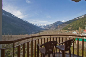 Sarthak Resorts-Reside in Nature with Best View, 9 kms from Mall Road Manali